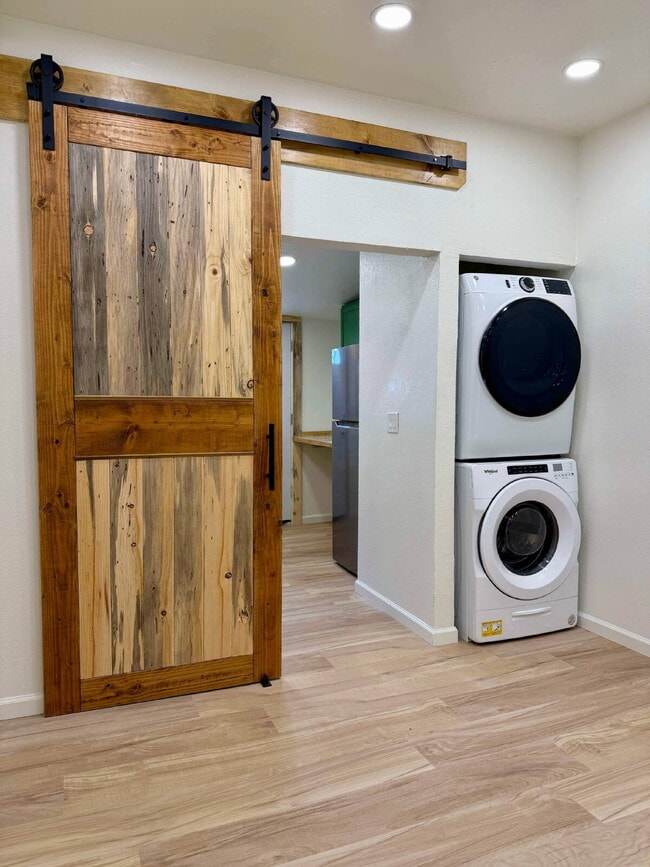 Building Photo - "Charming 1-Bedroom Retreat in Mountain Home – Your Cozy Haven Awaits!"