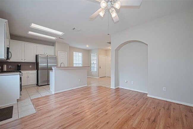 Building Photo - 16839 Carrollton Creek Ln