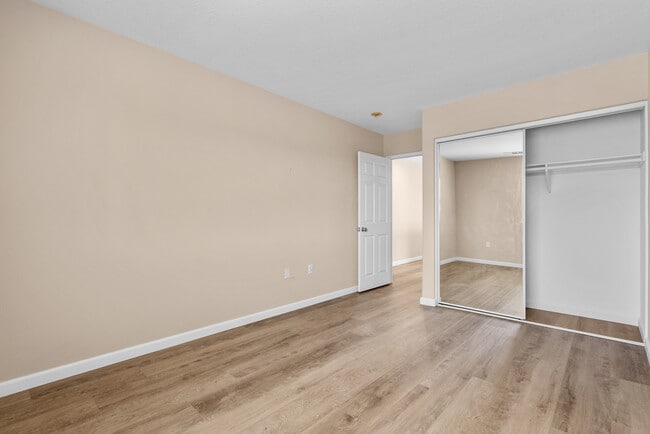 Building Photo - 9447 Hendrix Ln