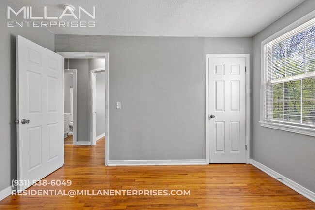 Building Photo - Charming 2BR Cottage Near Downtown Clarksville