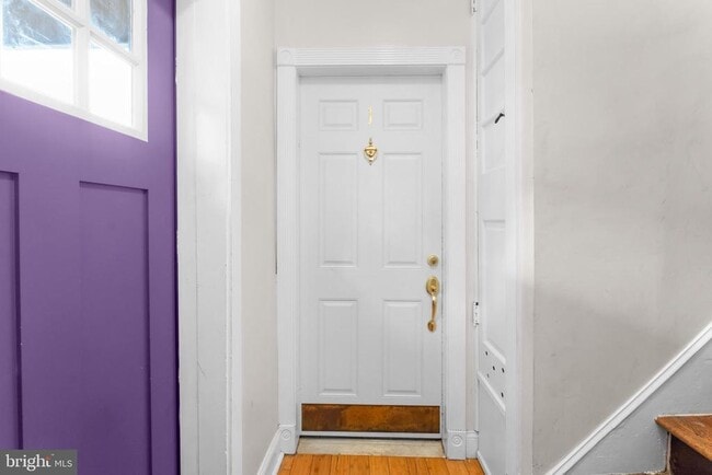 Building Photo - 550 Hobart Pl NW