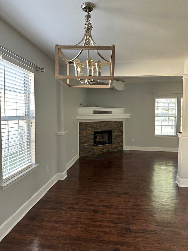 Building Photo - Gorgeous Deerfield Plantation 4 Bed 2.5 Ba...