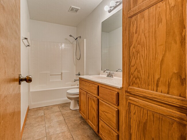 Building Photo - 4117 Green Apple Dr