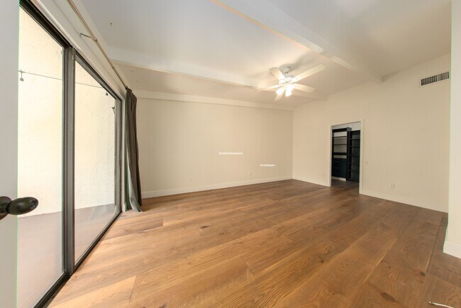 Building Photo - 6724 SW 114th Pl