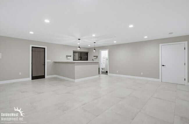 Building Photo - Stunningly Renovated 3Bdm 2Ba Home + Casita in Poway!