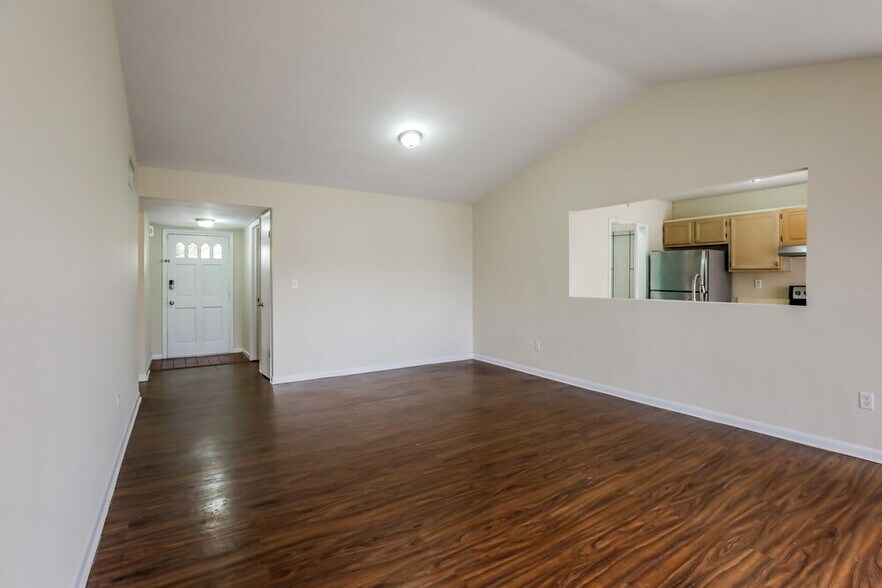 Building Photo - 11010 SW 123rd Ave