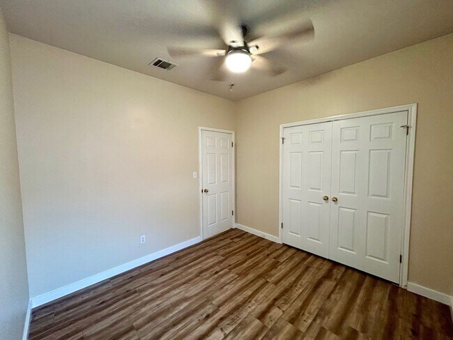 Building Photo - 8710 Weiser Dr