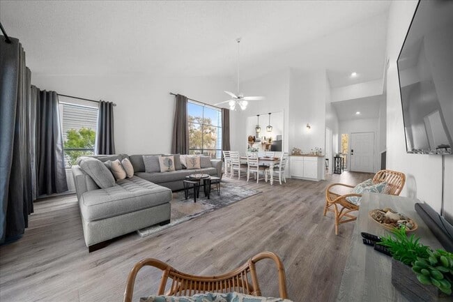 Building Photo - 2925 N Rivers Edge Blvd