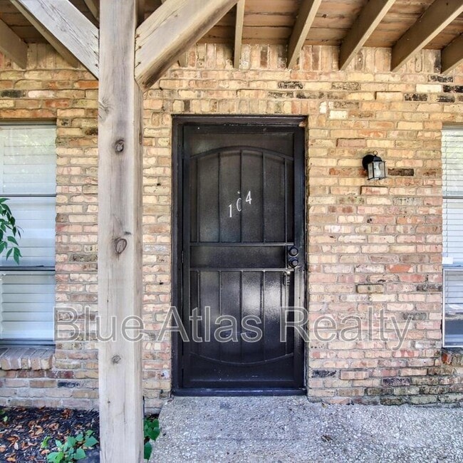Building Photo - 3903 Hawthorne Ave