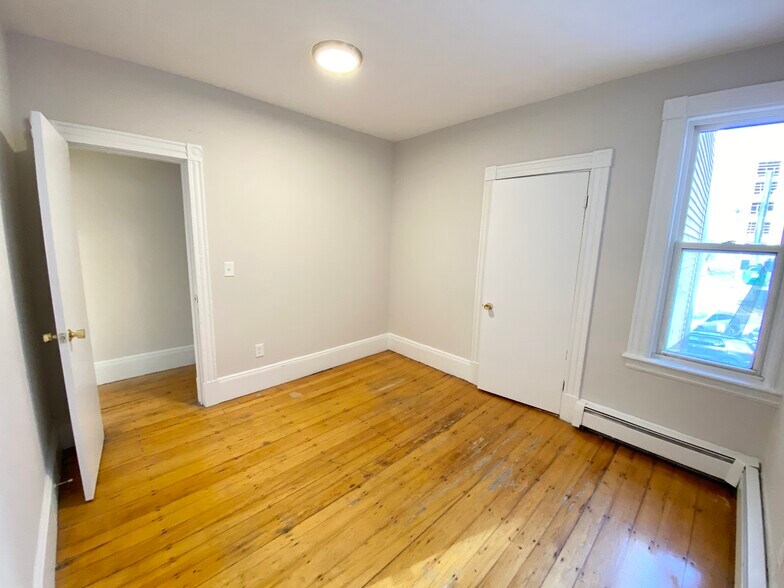 Building Photo - 1576 Tremont St