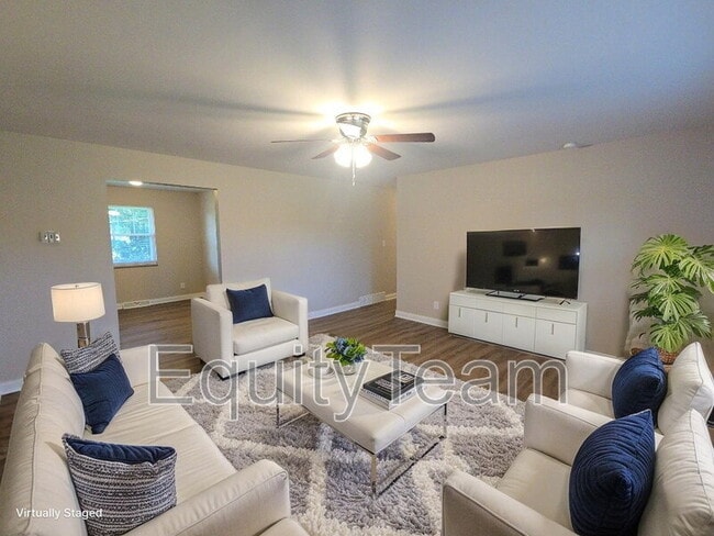 Building Photo - 3517 Mary Ann Dr