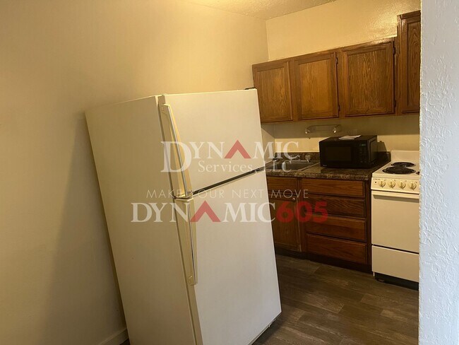 Building Photo - 1BR/1BA Apartment