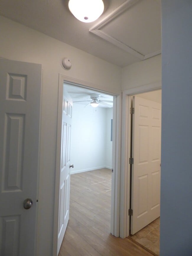 Building Photo - HAD224