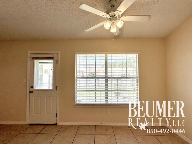 Building Photo - Beautiful 3Bed/2Bath Home Close to Correy Station