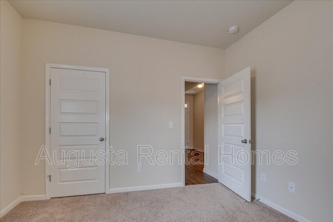 Building Photo - 141 Sims Ct