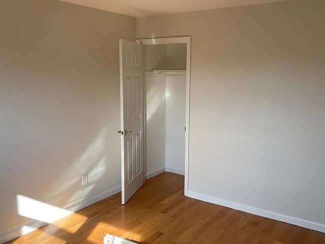 Building Photo - 219 College Dr