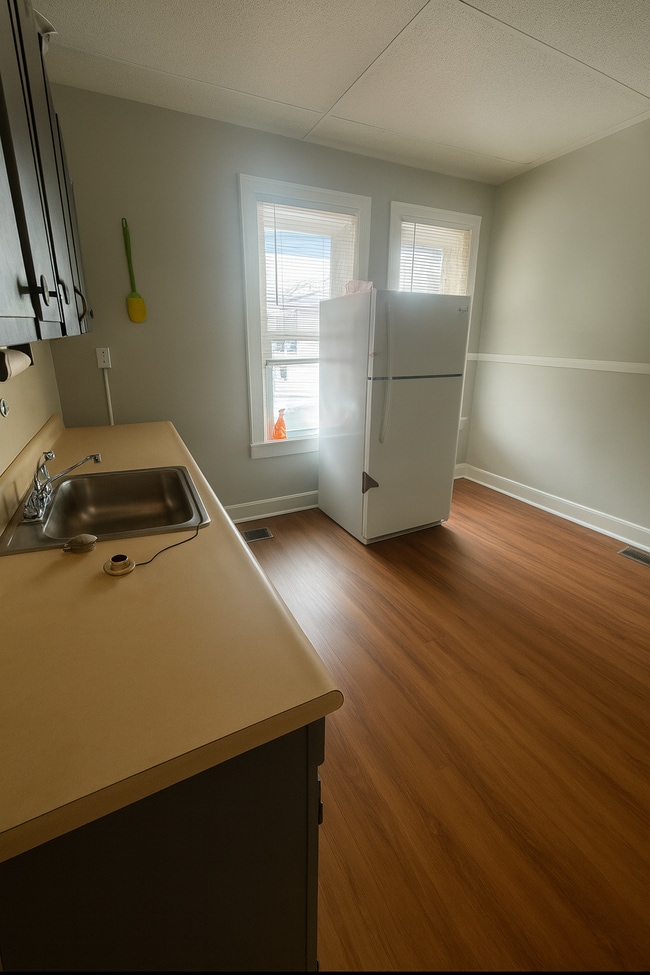 Building Photo - 269 W Main St