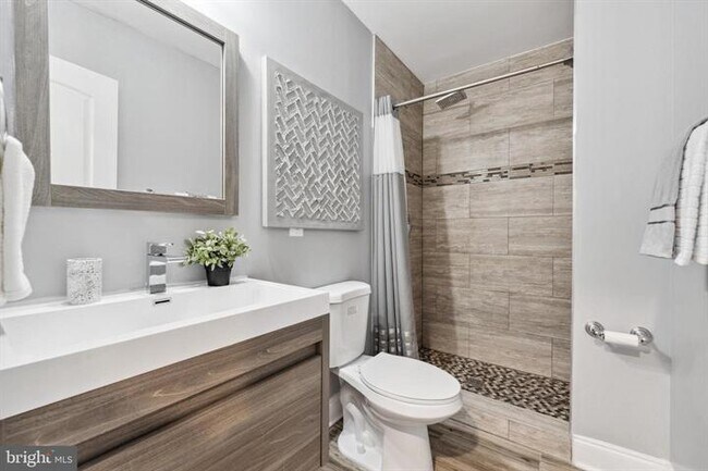 Bathroom - 909 19th St NE