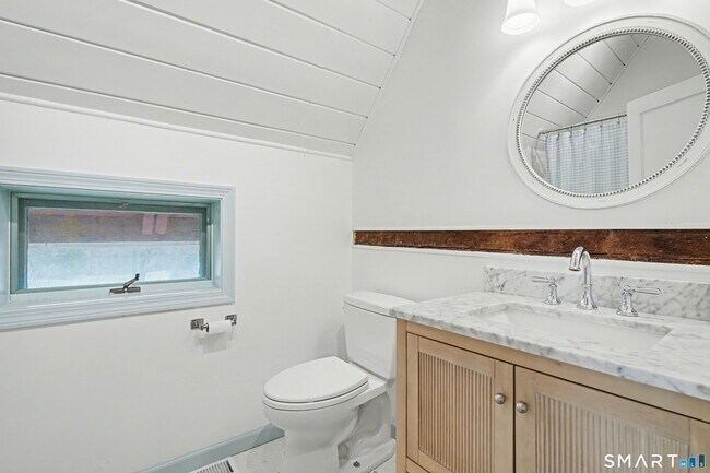 Building Photo - 42 Picketts Ridge Rd