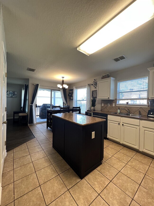 Building Photo - 646 Lynx Mountain