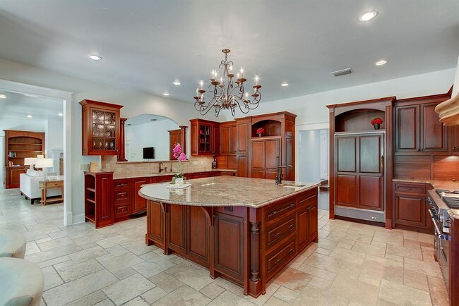 Building Photo - 4707 Mantle Dr