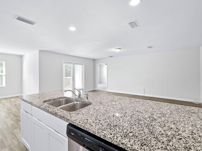Building Photo - 462 Whispering Creek Ave