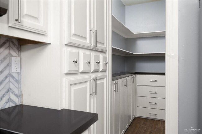 Building Photo - 41 5th St