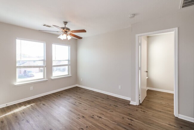 Building Photo - 5622 Coastal Way