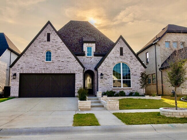 Primary Photo - 1725 Friendship Ln