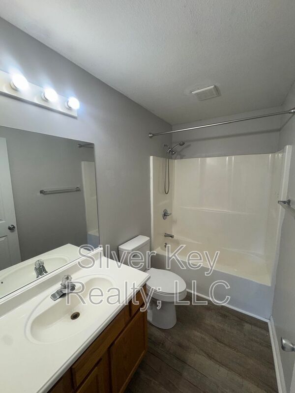 Building Photo - 268 Willow Creek Drive