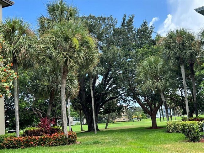 Building Photo - 3005 Portofino Isle
