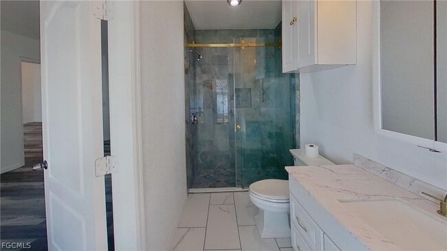 Building Photo - 546 SE 5th Ave