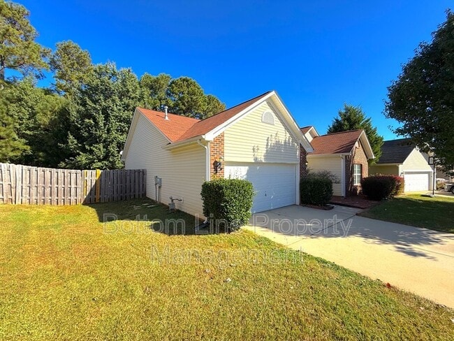 Building Photo - 10226 Highland Creek Cir