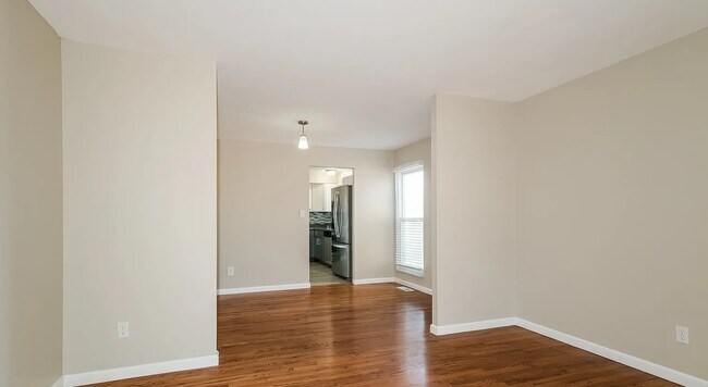 Building Photo - 5801 Sir Edward Ct