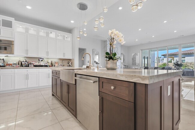 Building Photo - 81695-695 Thunder Gulch Way