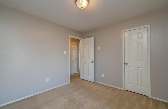 Building Photo - 5003 Riverbridge Ct