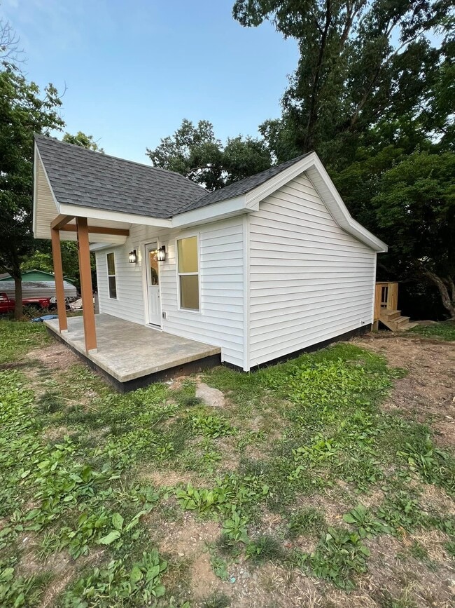 Building Photo - 848 Spencer Hale Rd