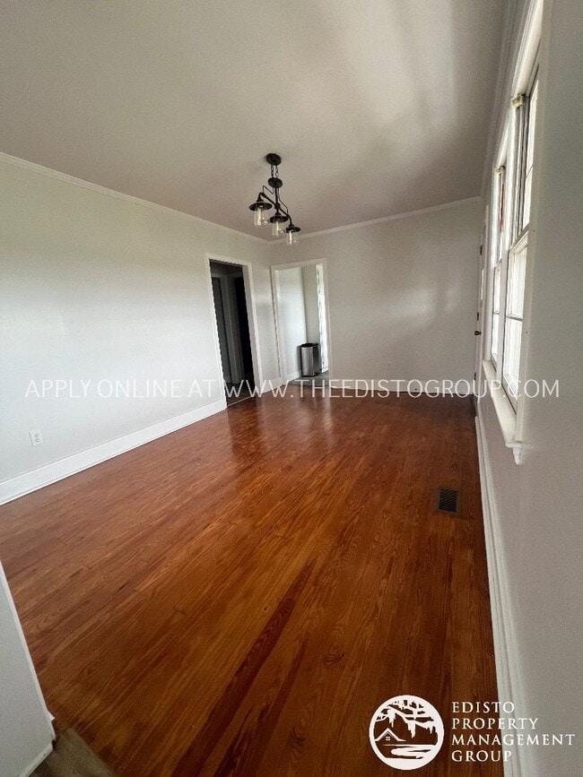 Building Photo - Spacious 2-Bedroom Country Home with Expan...