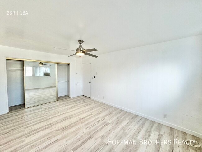 Building Photo - 1121 Kings Rd