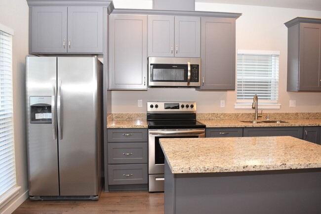 Building Photo - 4 Bedroom 2.5  Bath Home Built in 2018 in ...