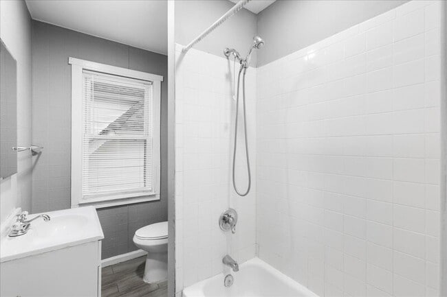 Building Photo - 505 Wood St