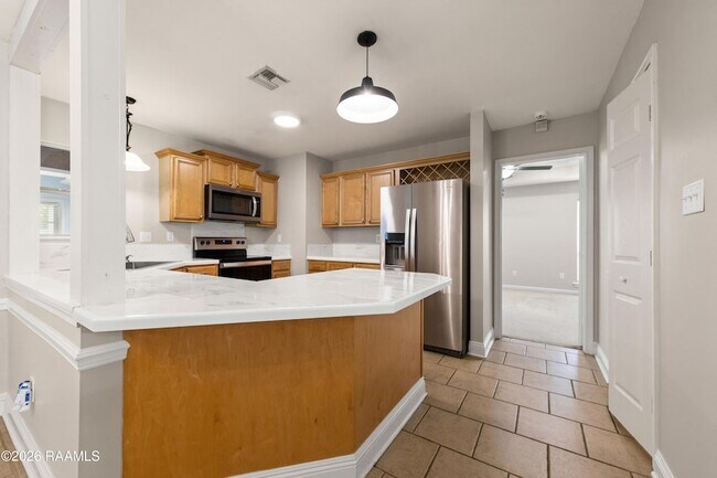 Building Photo - 412 Crest Cir