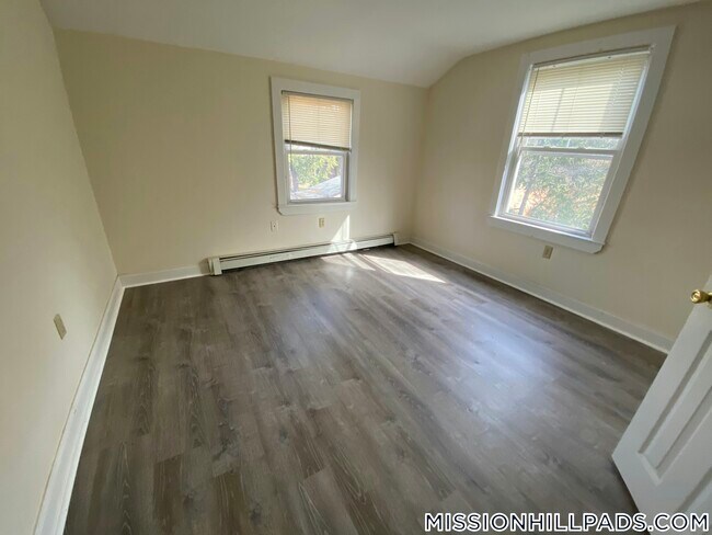 Building Photo - 40 Winthrop St