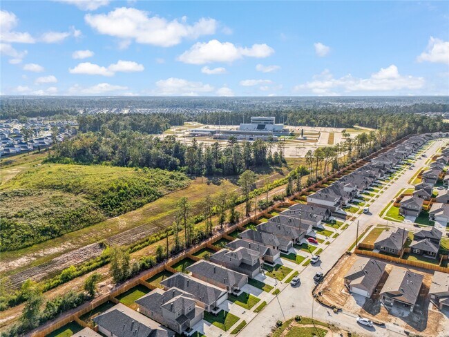 Building Photo - 5930 Hampton Vly Dr