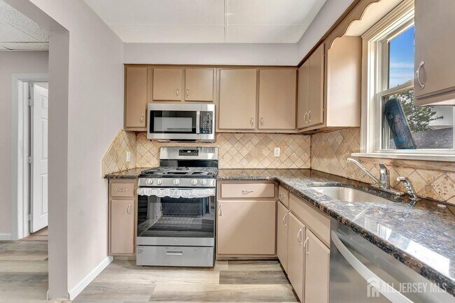 Building Photo - 601 Ridgeway Ave