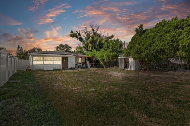 Building Photo - 4635 22nd Ave N