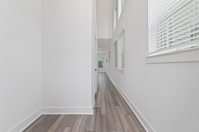 Building Photo - 10974 Swang Link Dr
