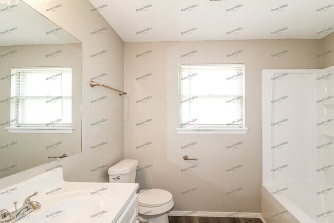 Building Photo - 3337 Greenbrier Terrace