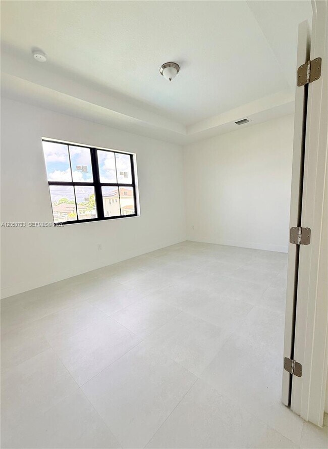Building Photo - 32242 SW 194th Ave