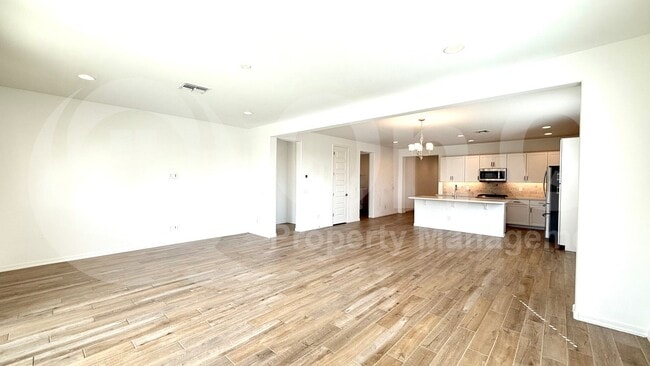 Building Photo - 14765 W Sand Hills Rd
